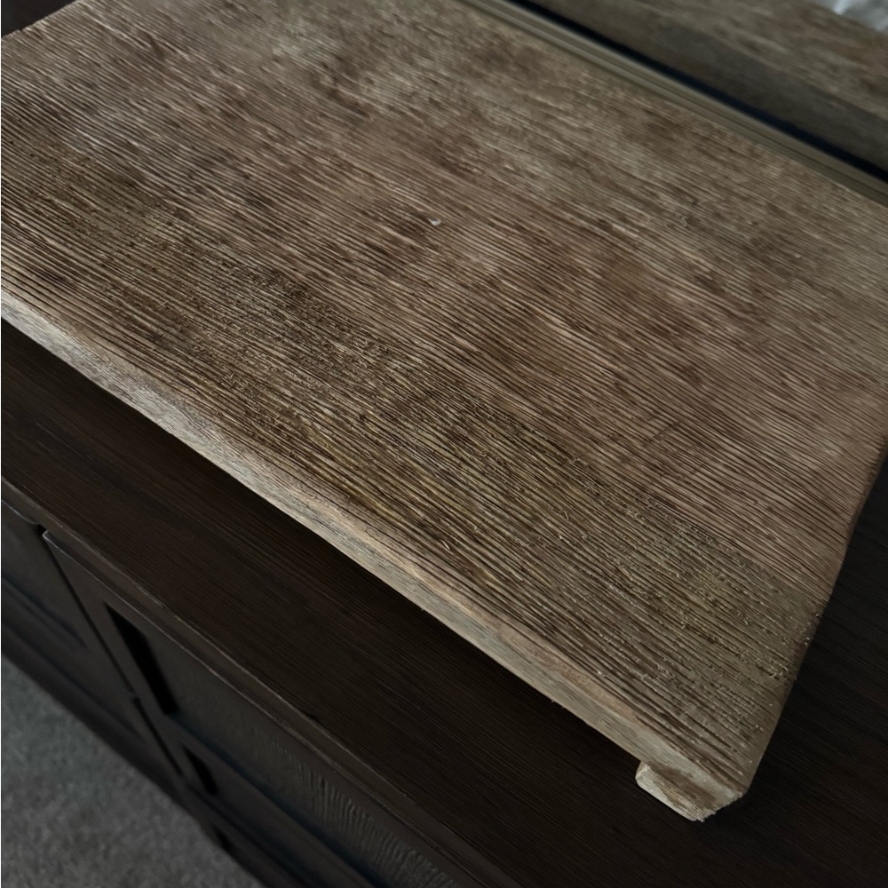 Mango wood riser